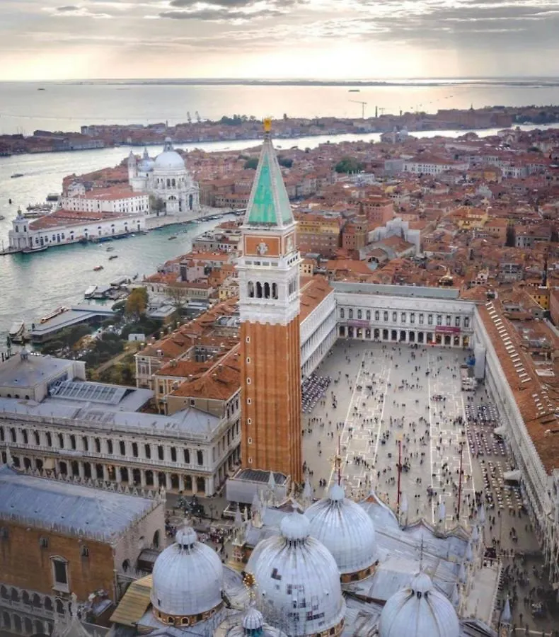 Ca'Serenissima - At 2Mn Of St Mark Square Venice Apartment